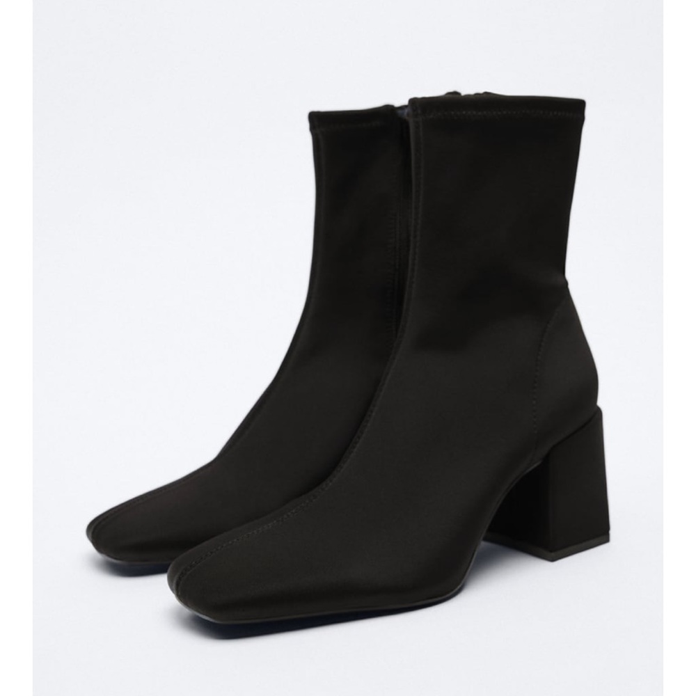 ✨SALE✨ZARA FITTED FABRIC HEELED ANKLE BOOTS ✨SALE✨